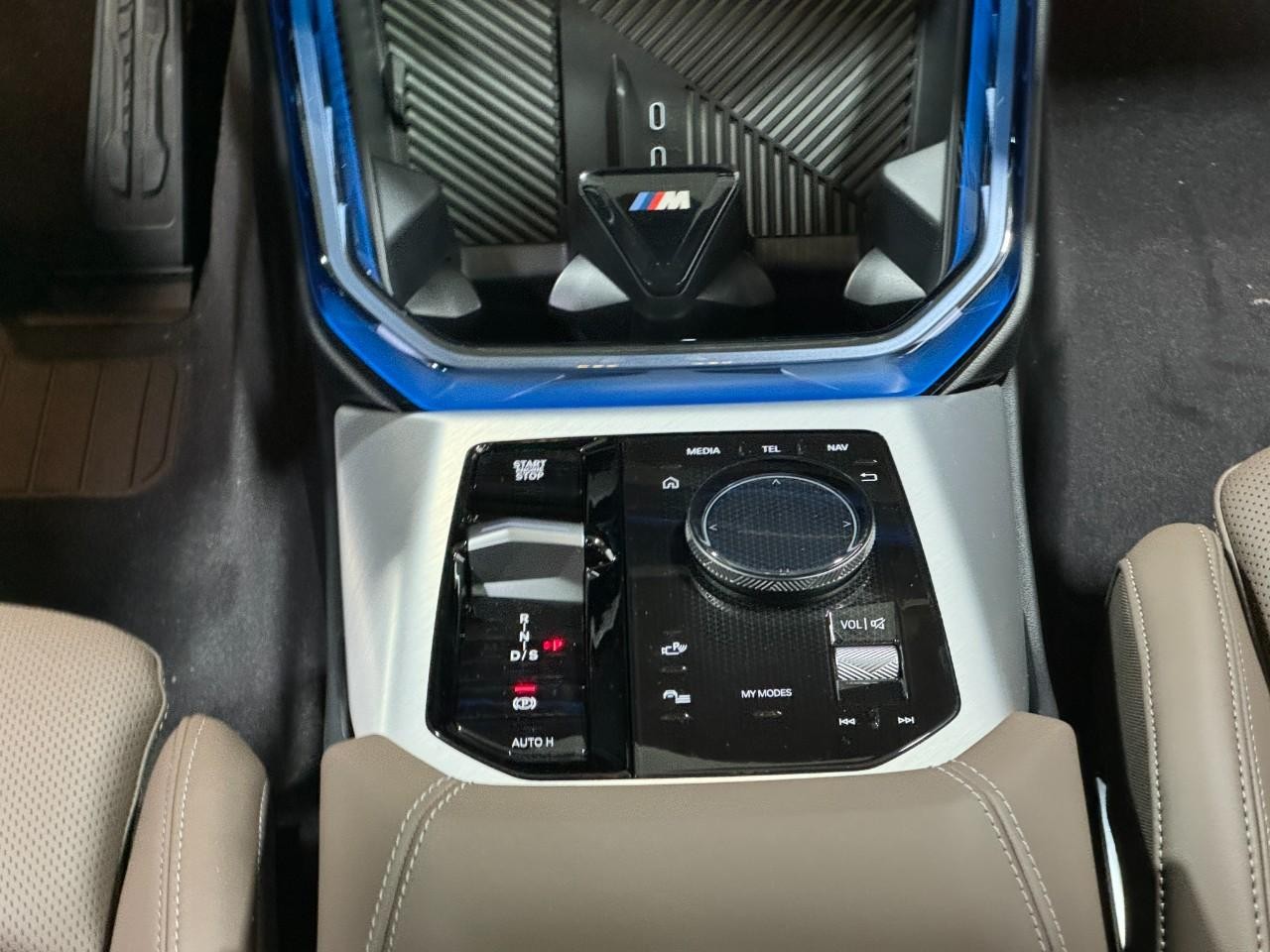 BMW X3 Vehicle Full-screen Gallery Image 20