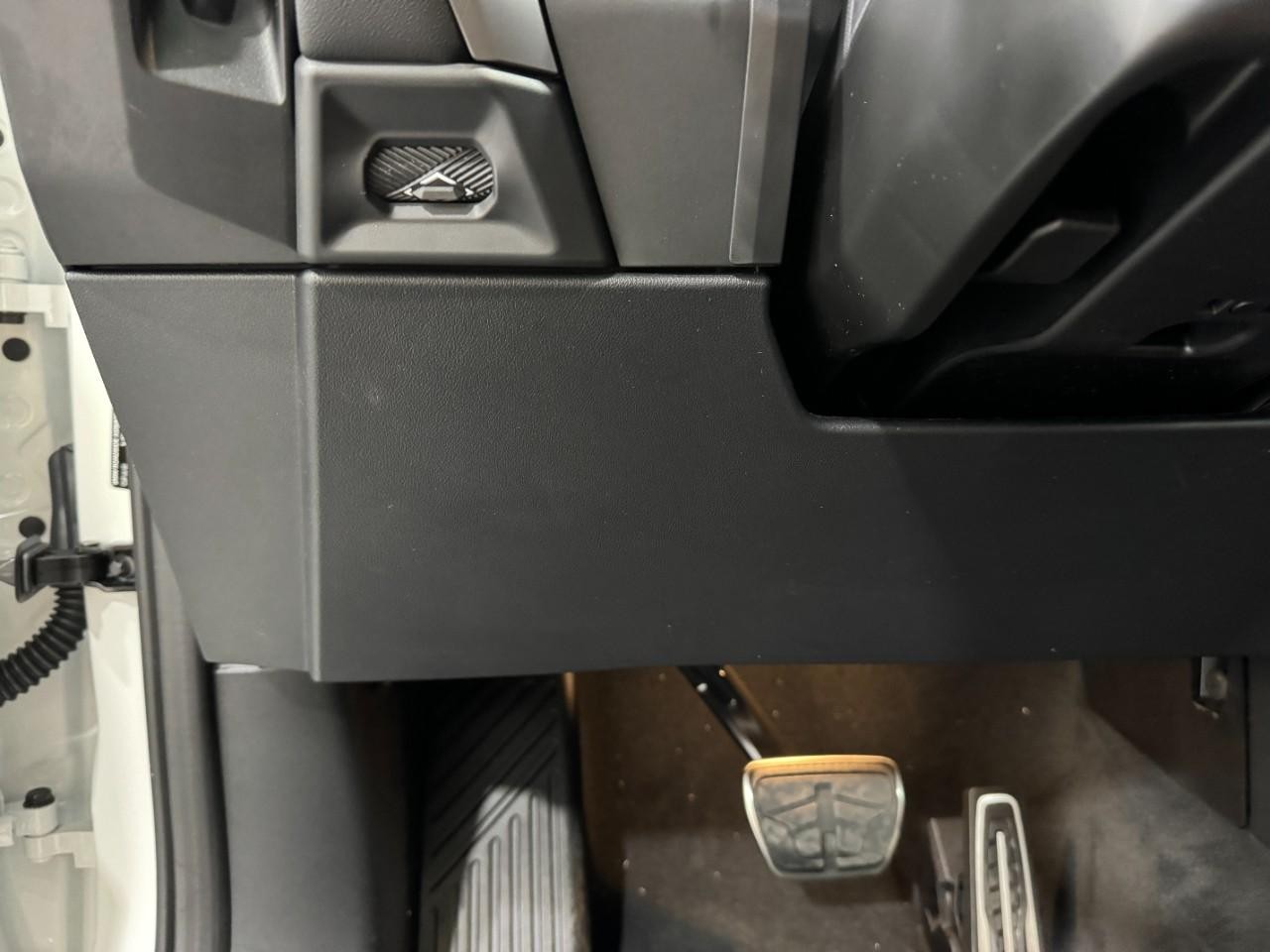 BMW X3 Vehicle Full-screen Gallery Image 27