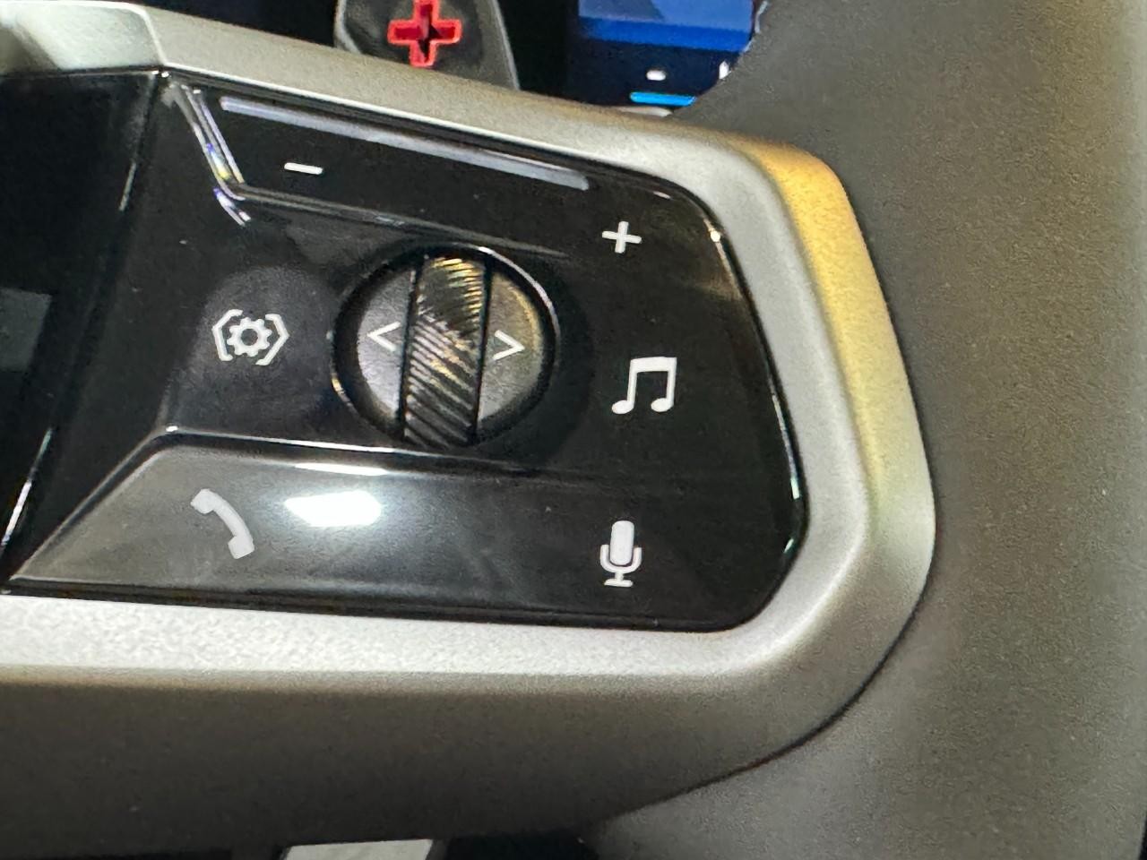 BMW X3 Vehicle Full-screen Gallery Image 29