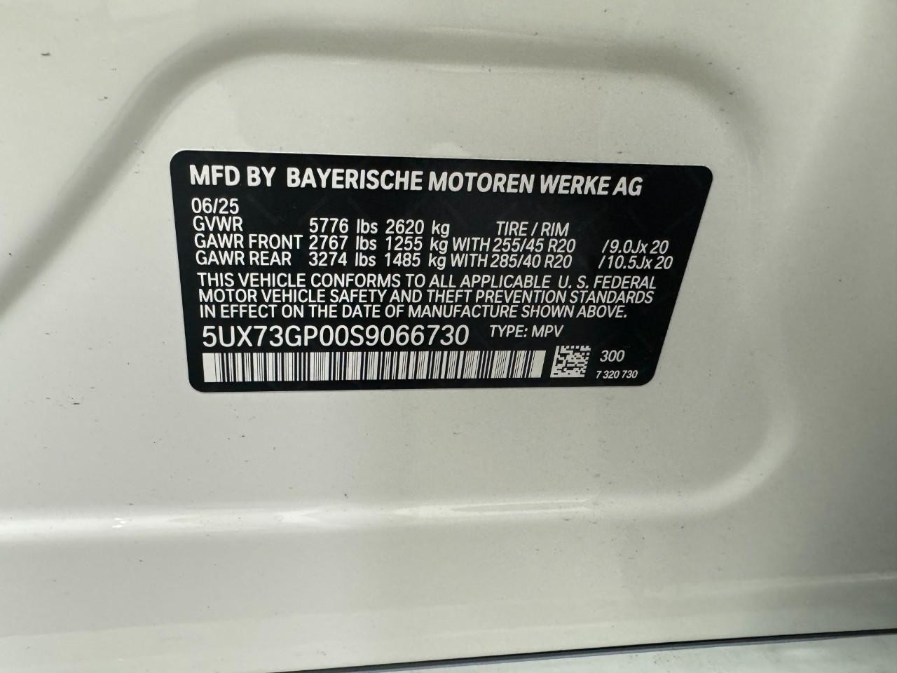 BMW X3 Vehicle Full-screen Gallery Image 32