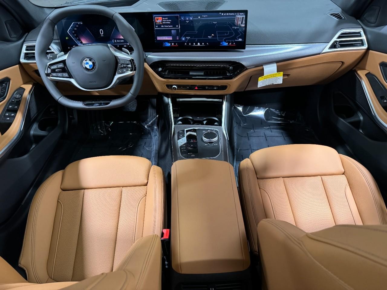 BMW 3 Series Vehicle Full-screen Gallery Image 13