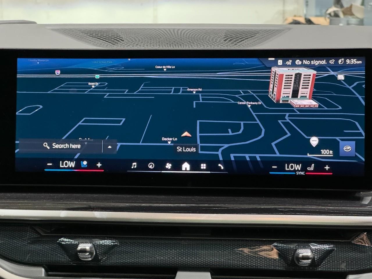 BMW X6 Vehicle Full-screen Gallery Image 15