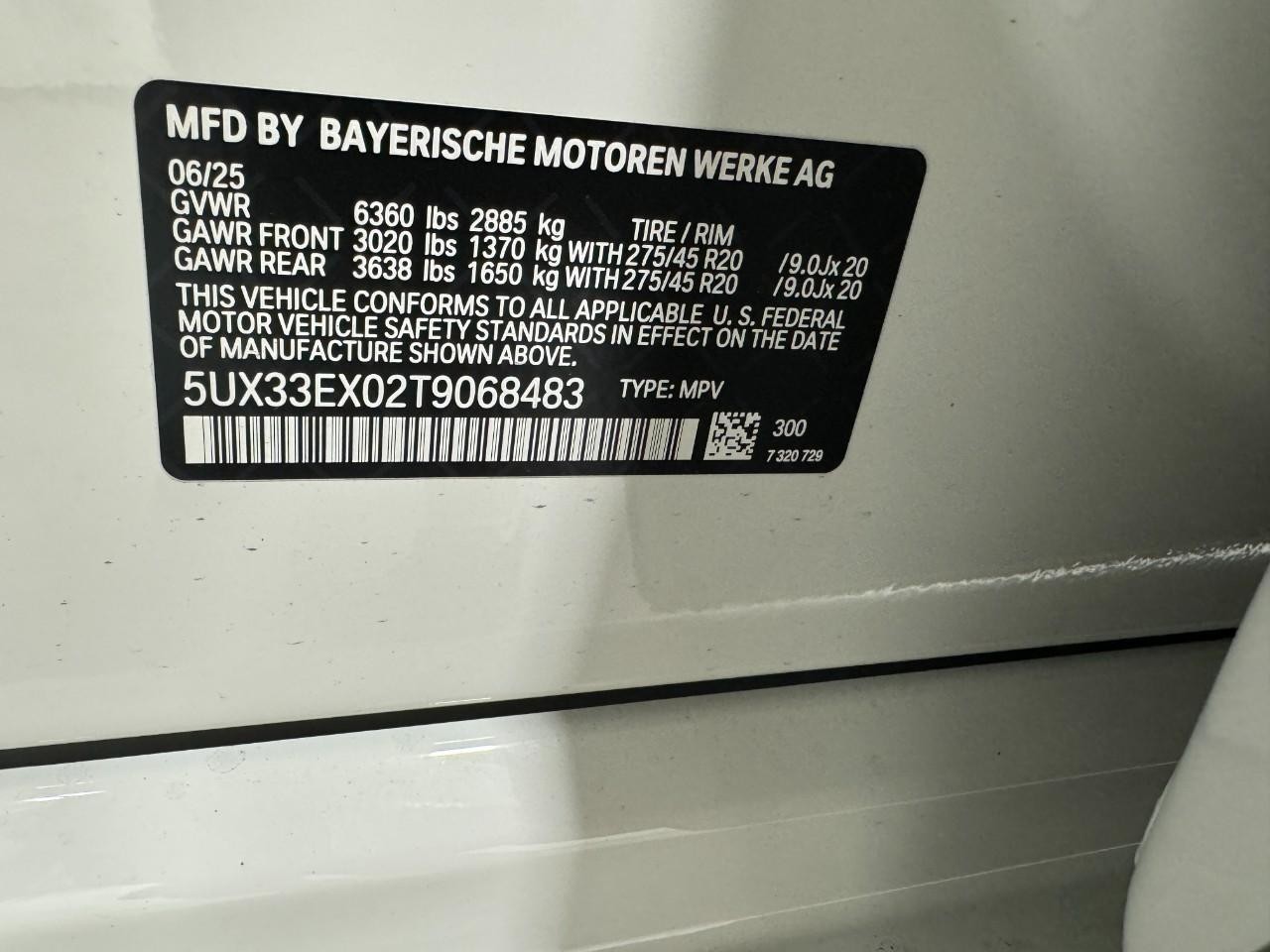 BMW X6 Vehicle Full-screen Gallery Image 37