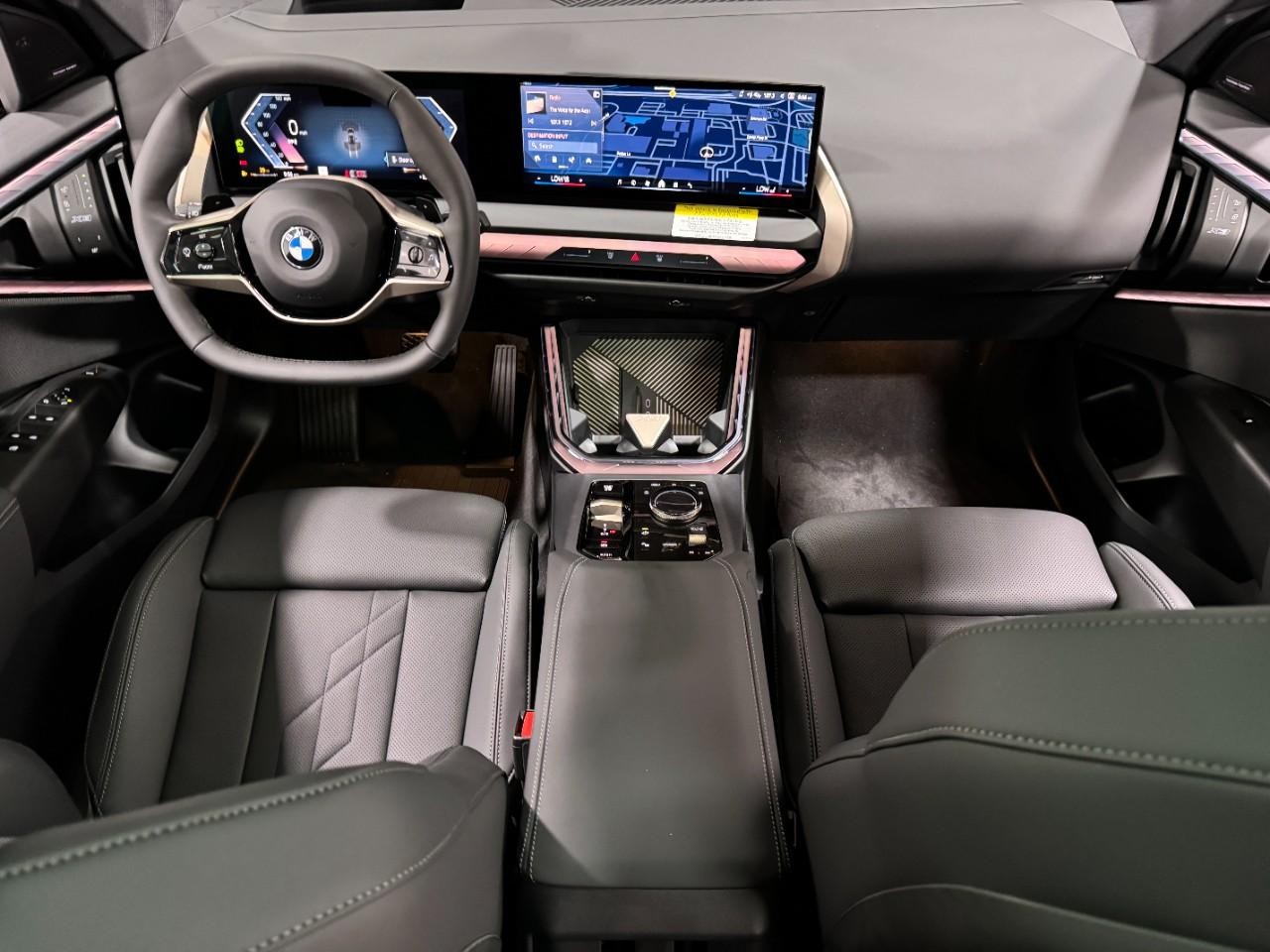 BMW X3 Vehicle Full-screen Gallery Image 12