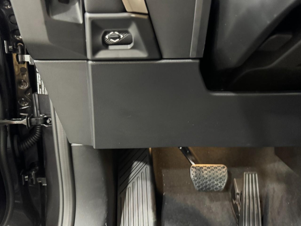 BMW X3 Vehicle Full-screen Gallery Image 28