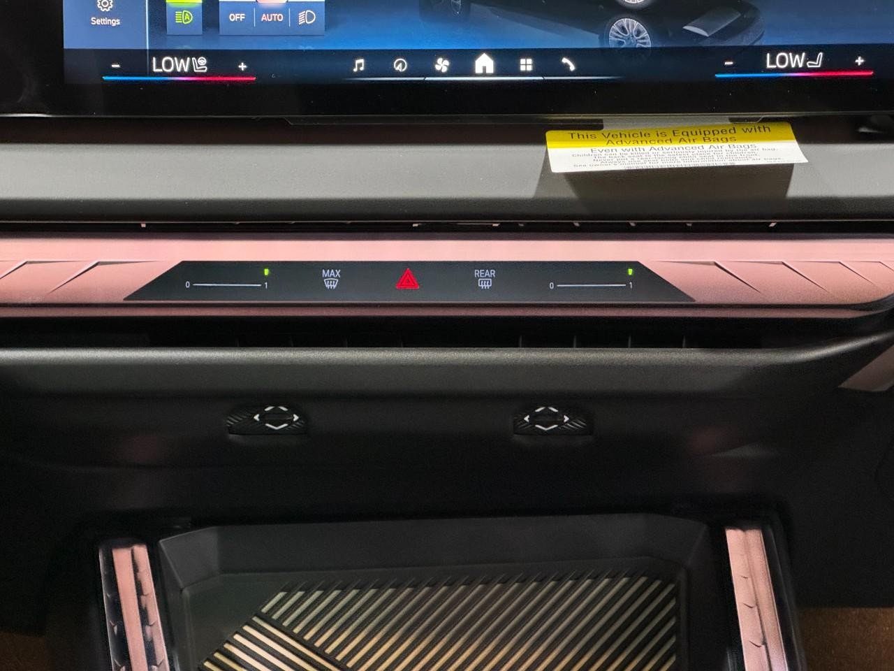 BMW X3 Vehicle Full-screen Gallery Image 16