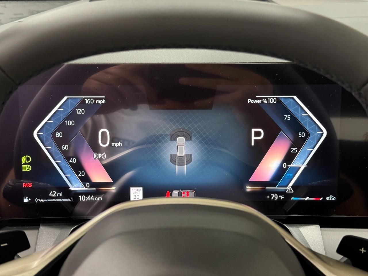 BMW X3 Vehicle Full-screen Gallery Image 32