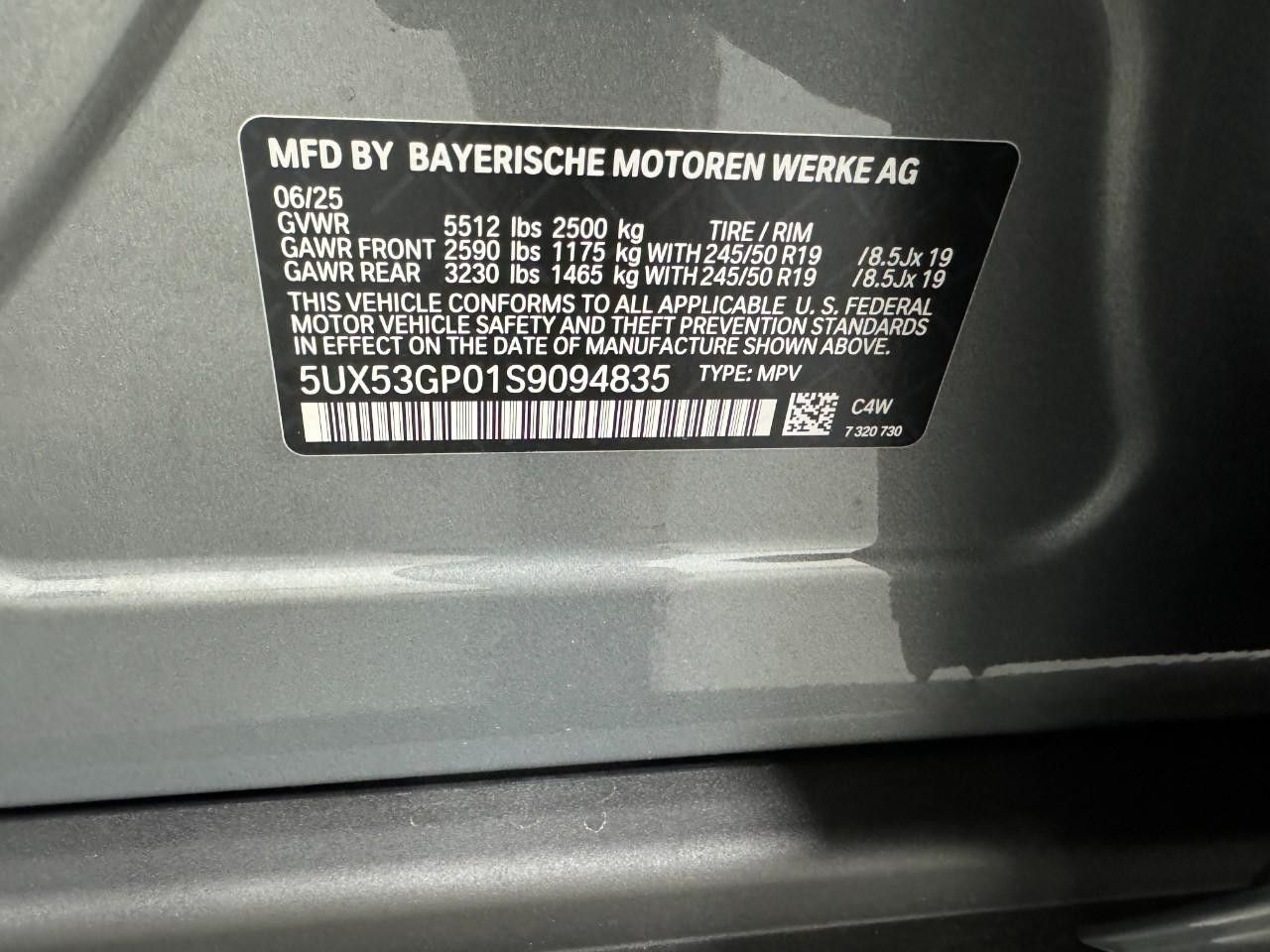 BMW X3 Vehicle Full-screen Gallery Image 34