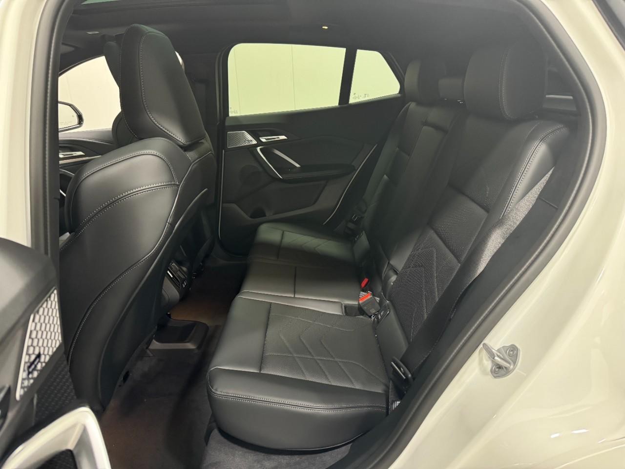 BMW X2 Vehicle Full-screen Gallery Image 8