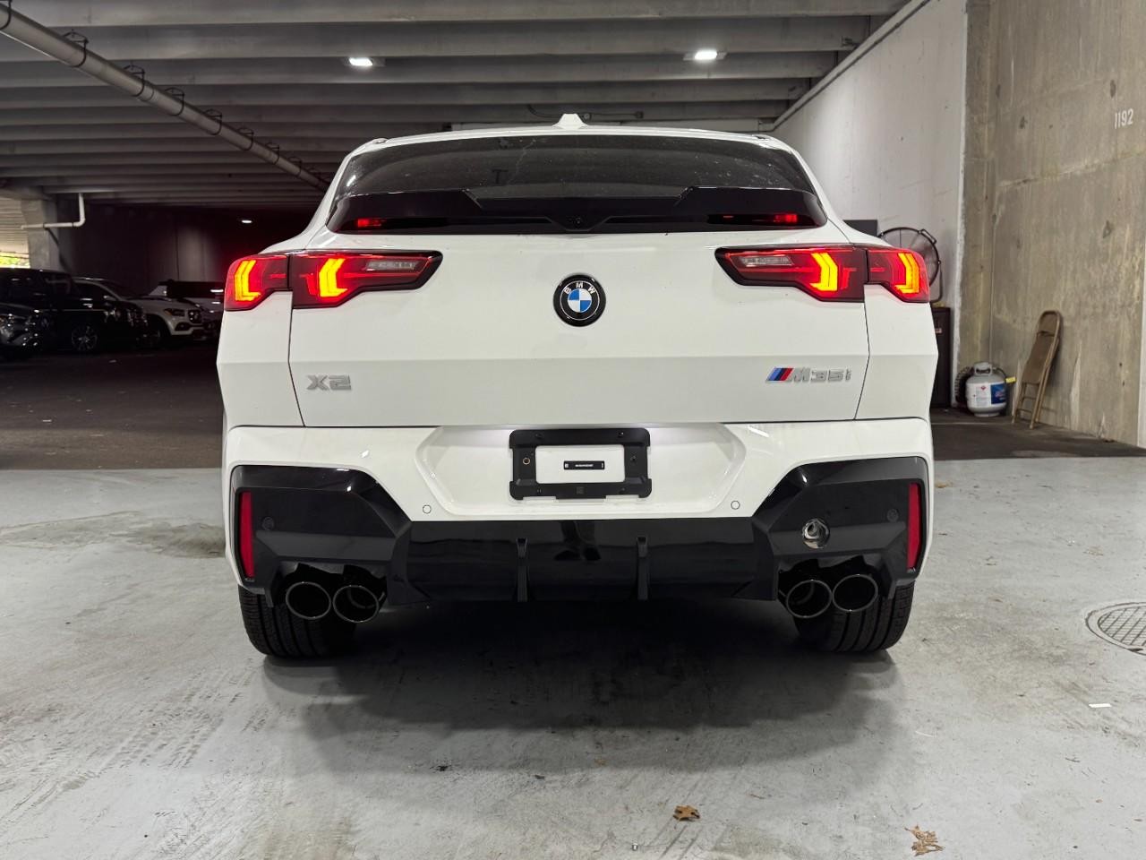 BMW X2 Vehicle Full-screen Gallery Image 9