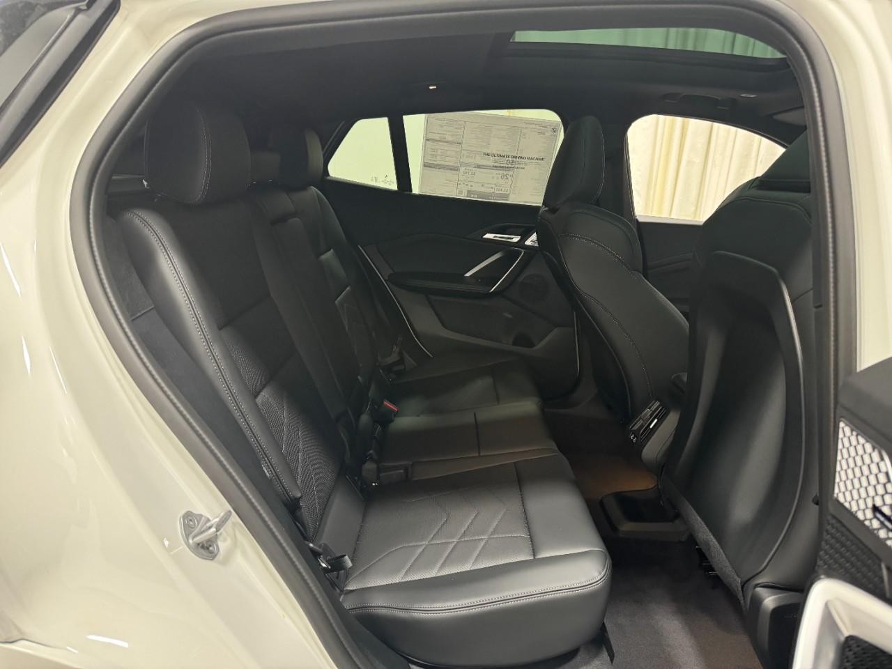 BMW X2 Vehicle Full-screen Gallery Image 10