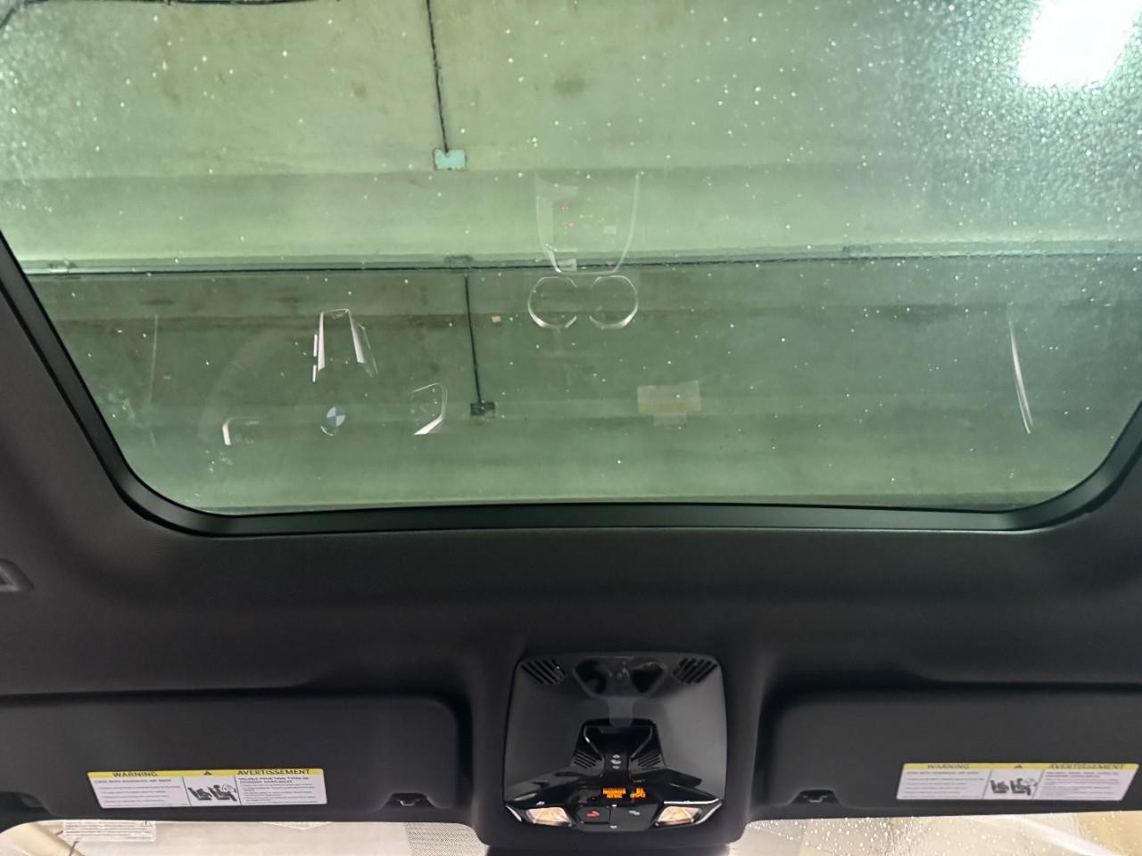 BMW X2 Vehicle Full-screen Gallery Image 11