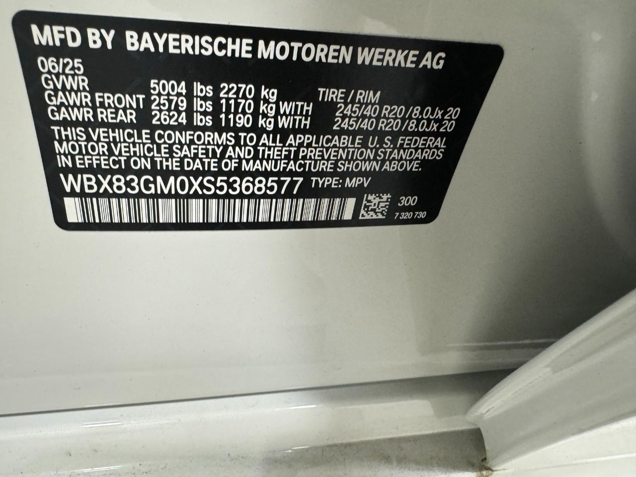 BMW X2 Vehicle Full-screen Gallery Image 35