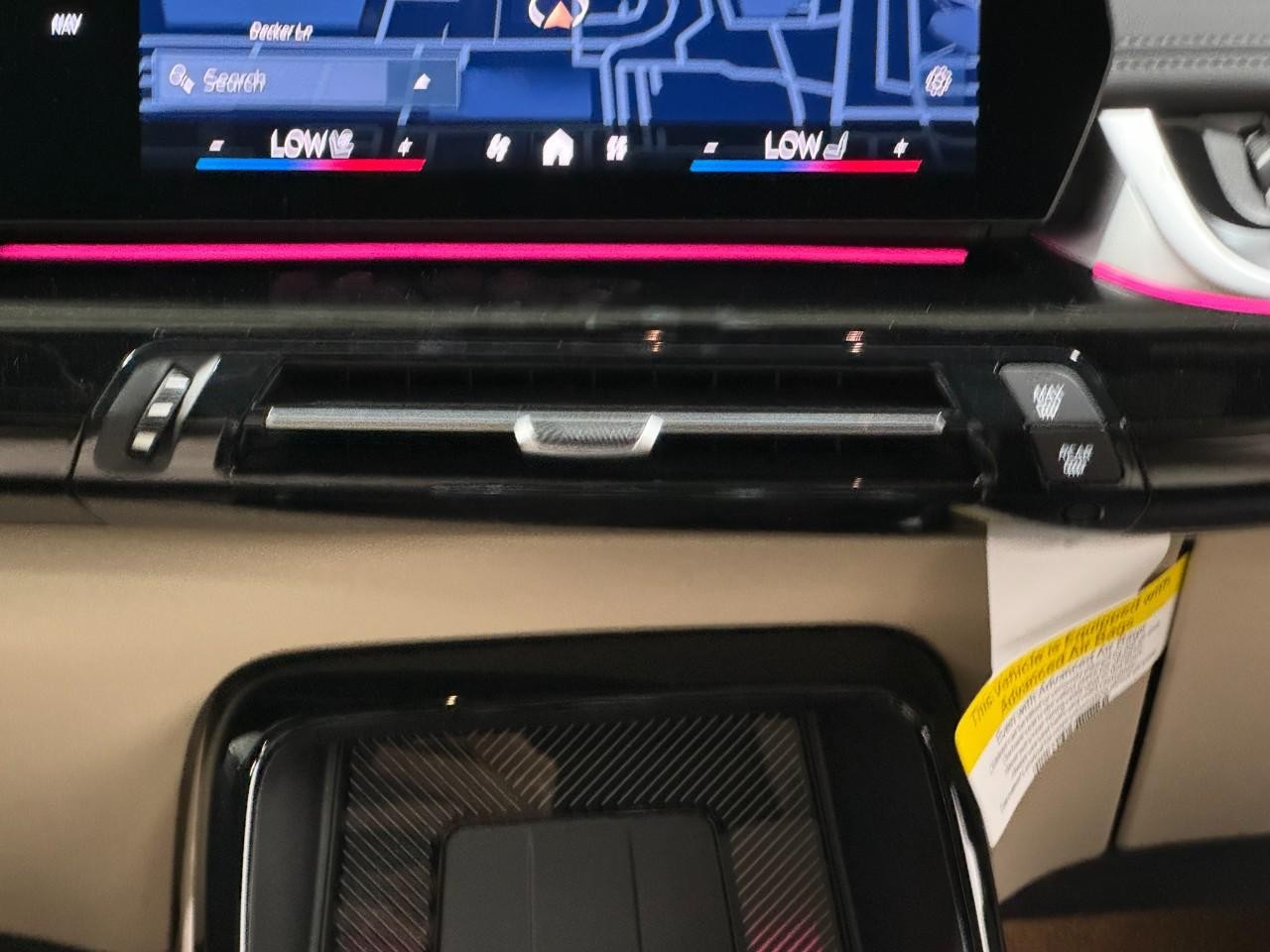 BMW X1 Vehicle Full-screen Gallery Image 15