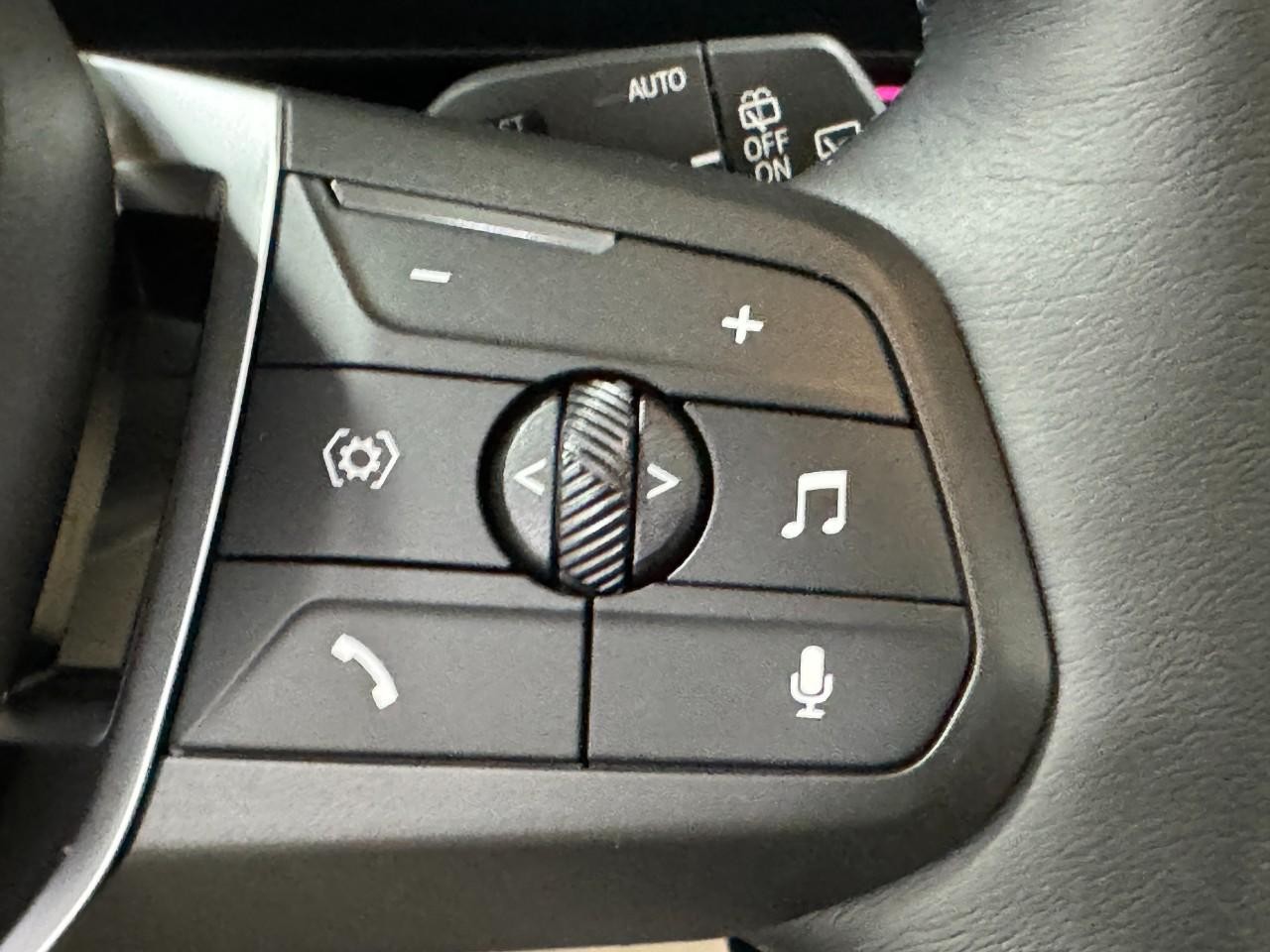 BMW X1 Vehicle Full-screen Gallery Image 31