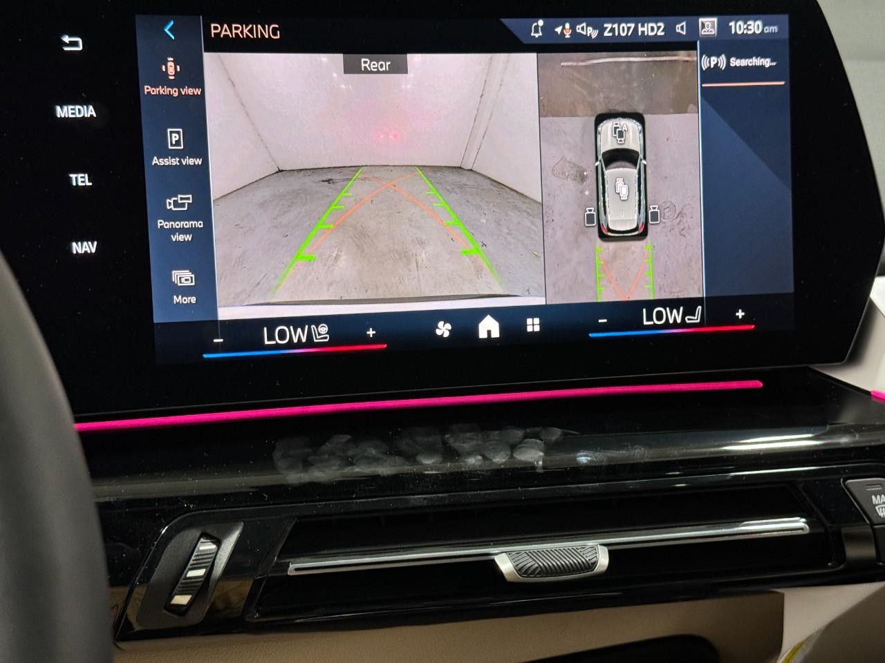 BMW X1 Vehicle Full-screen Gallery Image 33