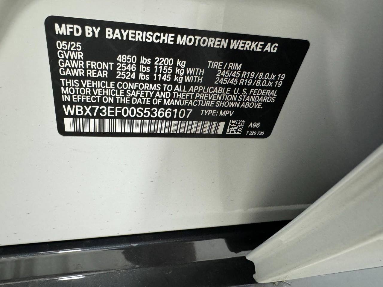 BMW X1 Vehicle Full-screen Gallery Image 34