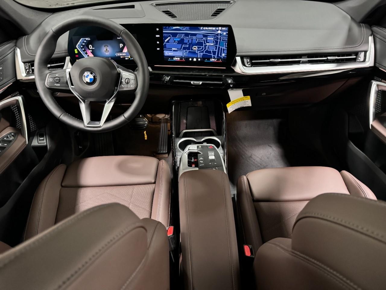 BMW X1 Vehicle Full-screen Gallery Image 12