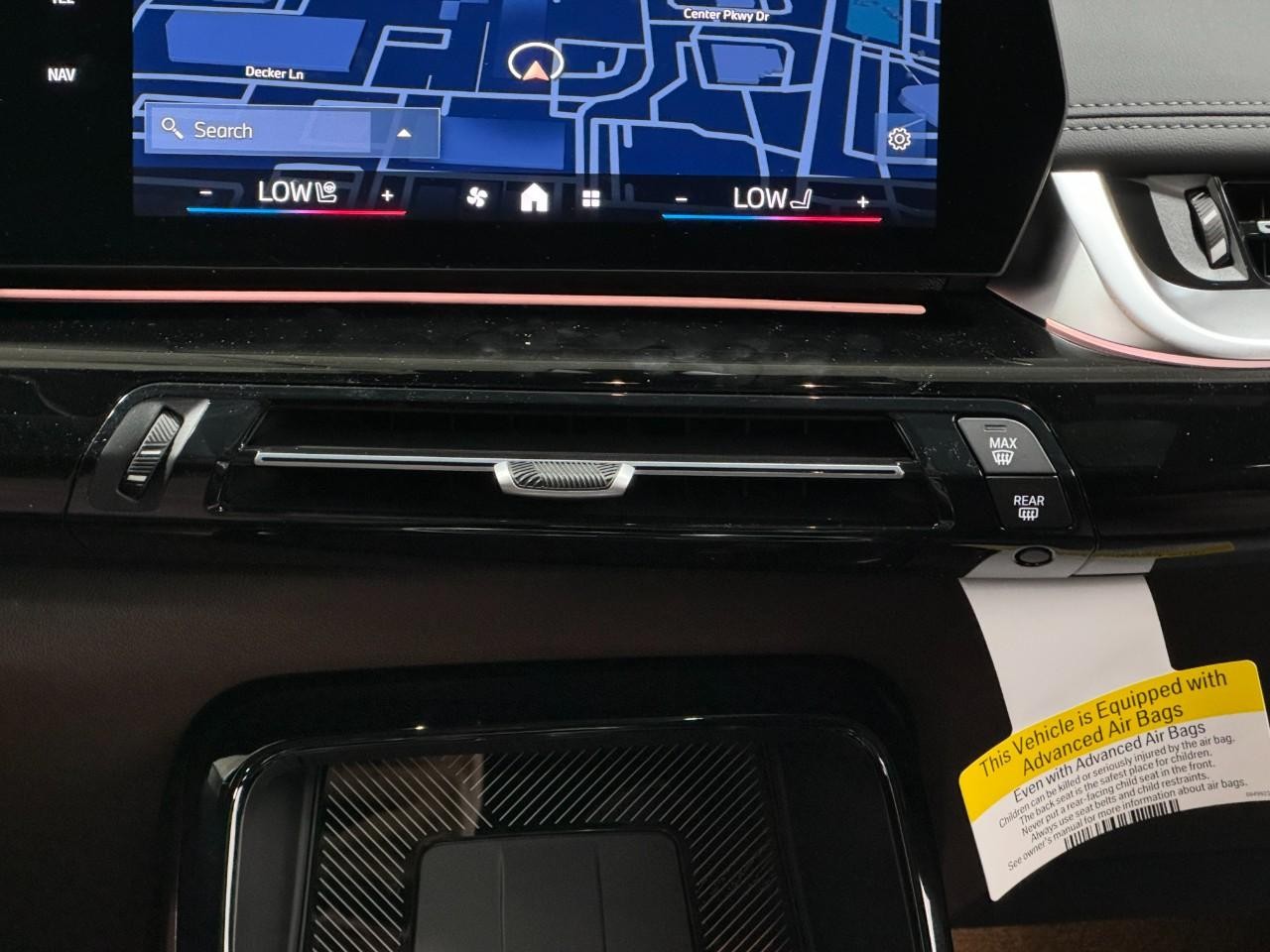 BMW X1 Vehicle Full-screen Gallery Image 15