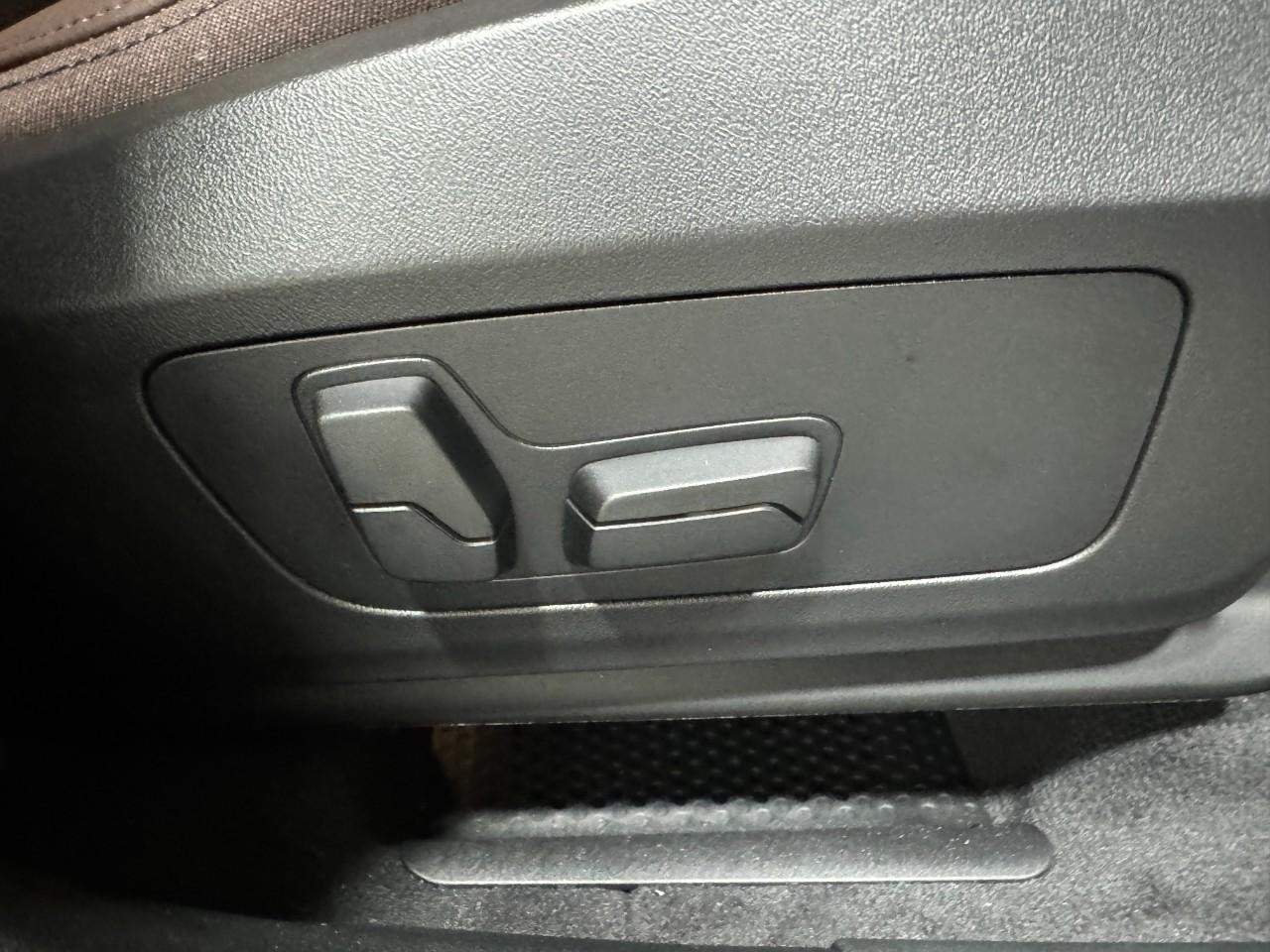 BMW X1 Vehicle Full-screen Gallery Image 20