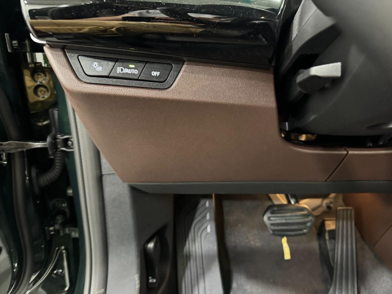 BMW X1 Vehicle Full-screen Gallery Image 29