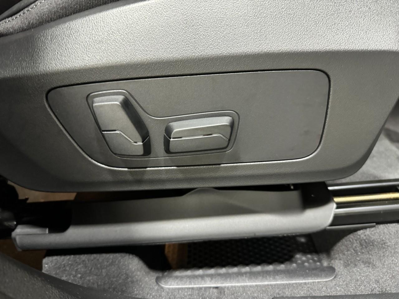 BMW X1 Vehicle Full-screen Gallery Image 20