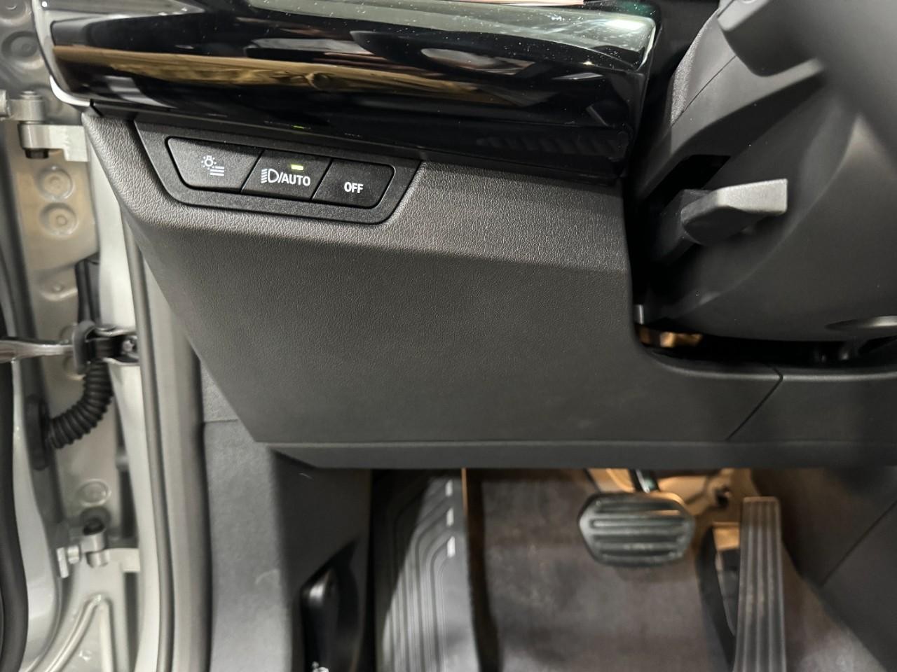 BMW X1 Vehicle Full-screen Gallery Image 29