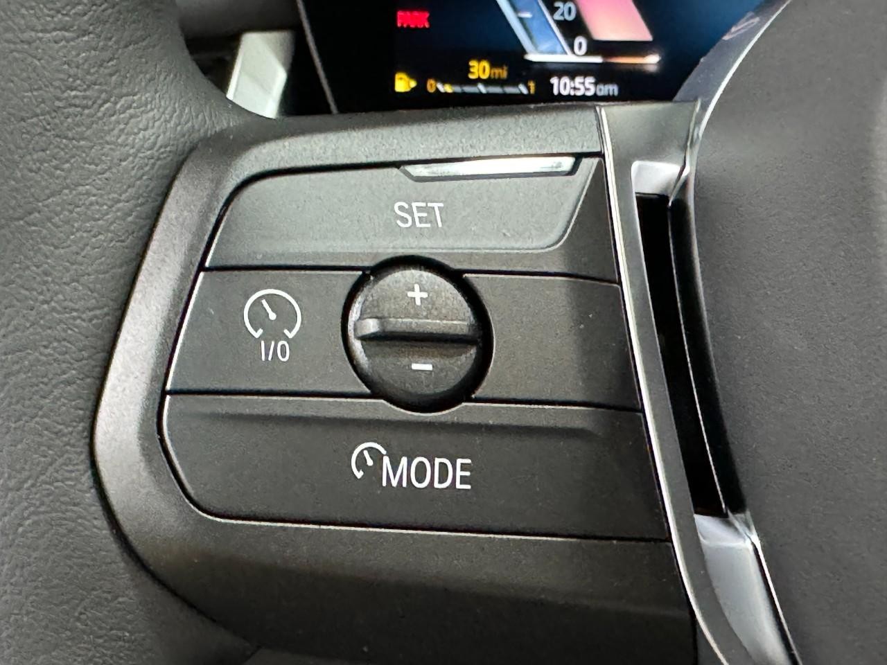 BMW X1 Vehicle Full-screen Gallery Image 30