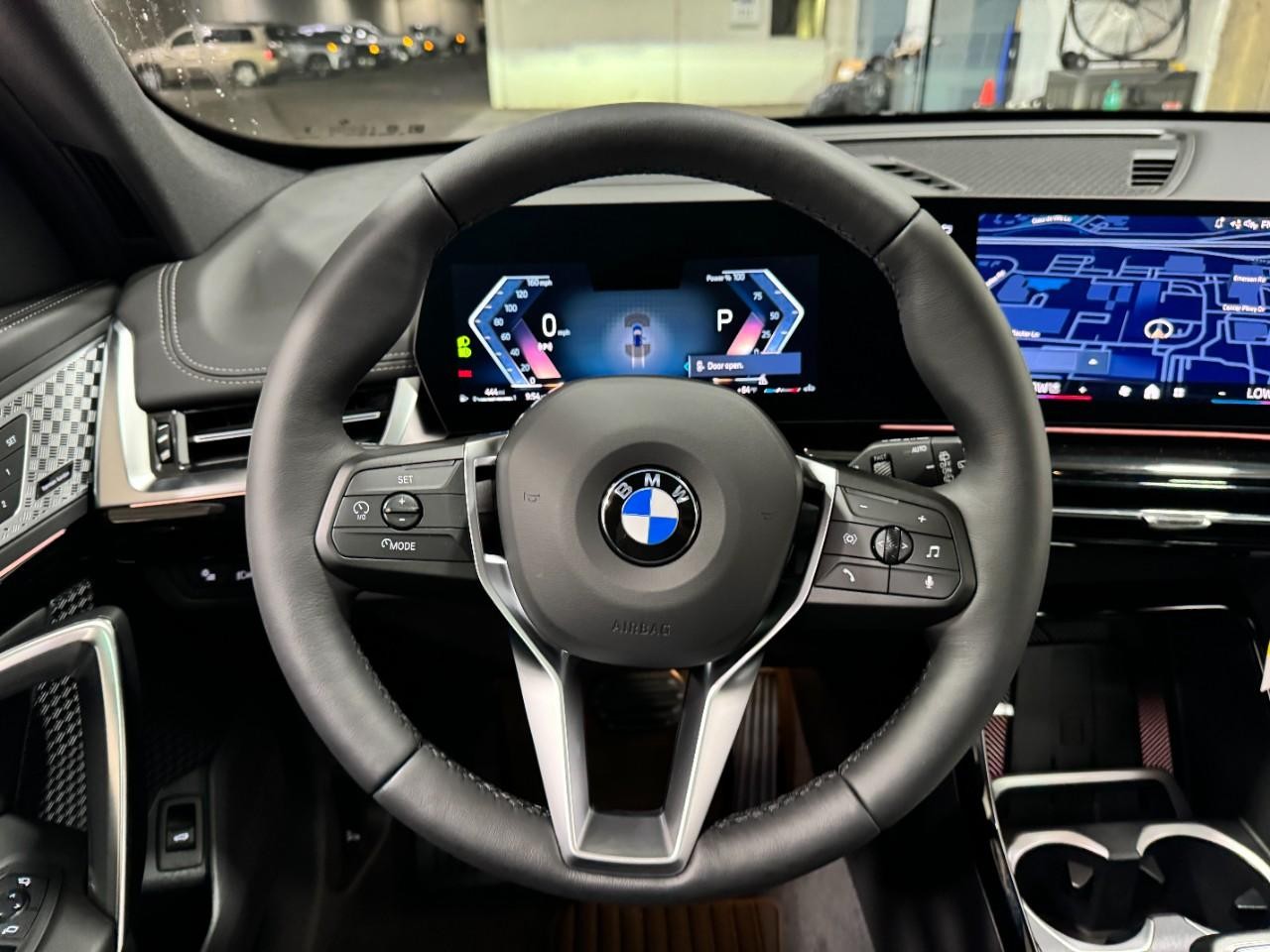 BMW X1 Vehicle Full-screen Gallery Image 13