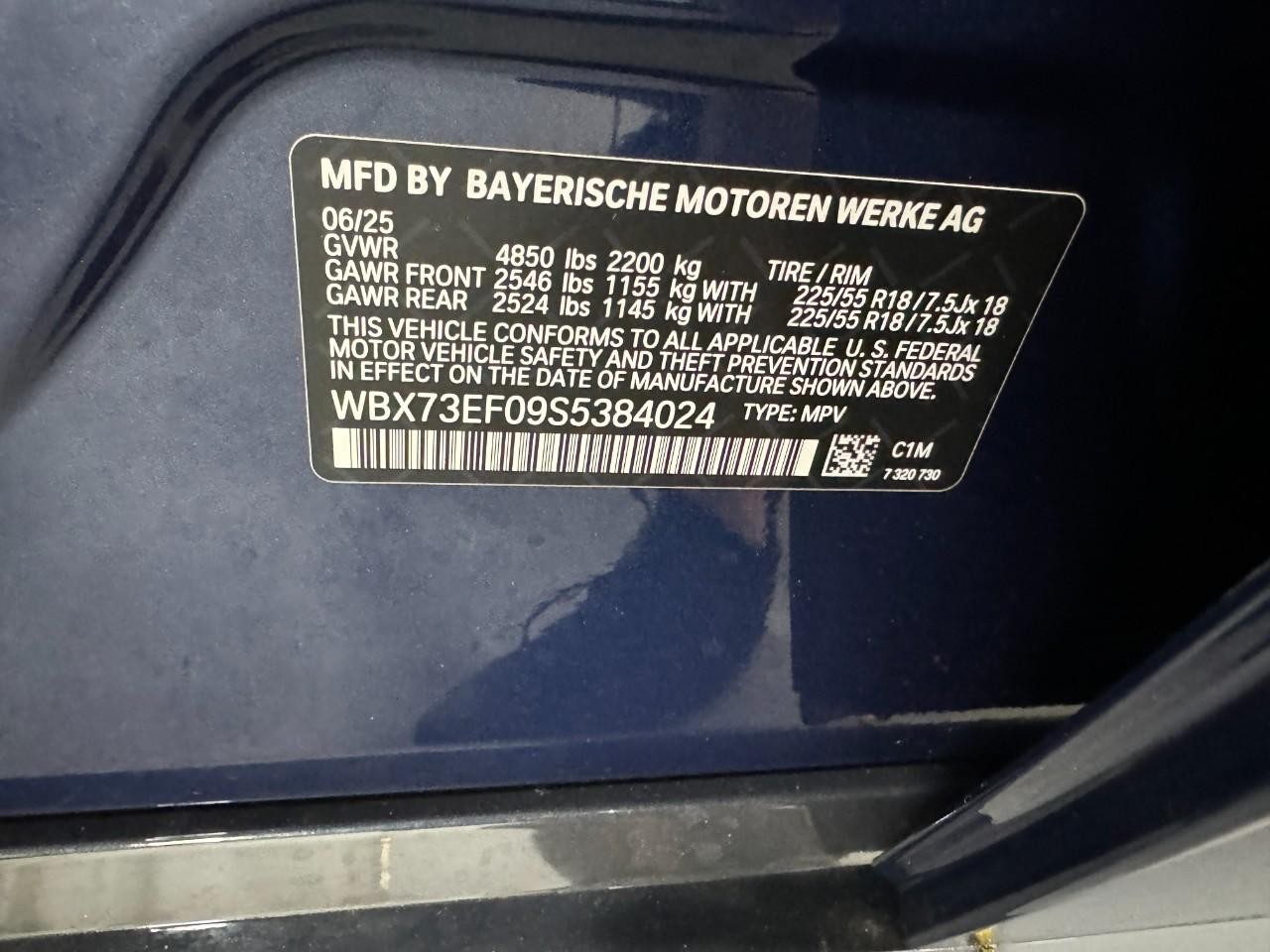 BMW X1 Vehicle Full-screen Gallery Image 34