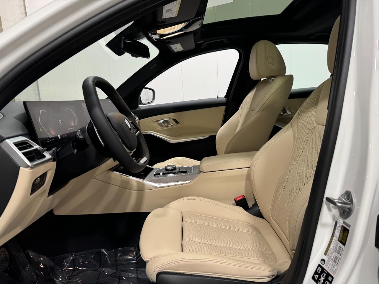 BMW 3 Series Vehicle Full-screen Gallery Image 28