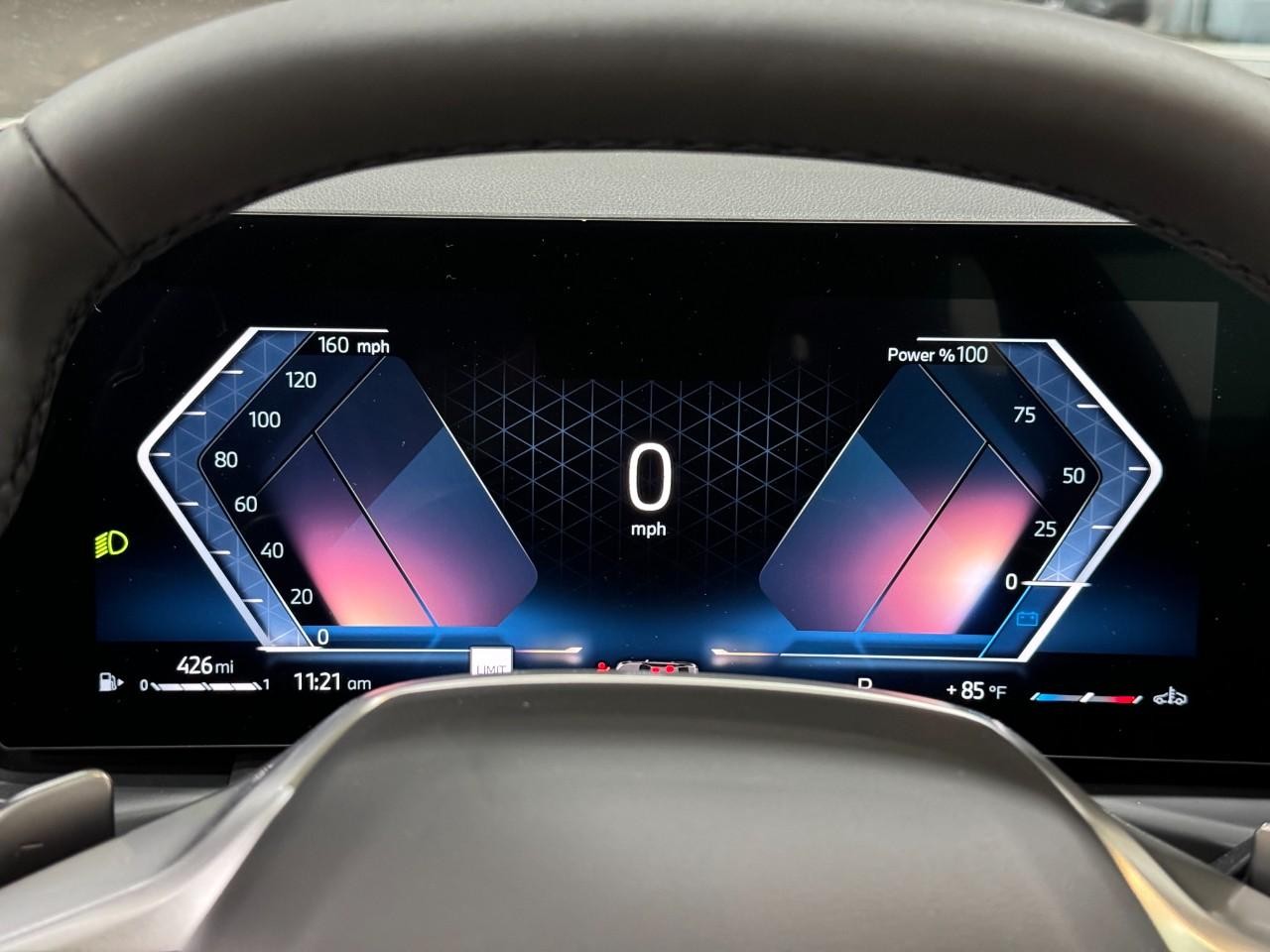 BMW 3 Series Vehicle Full-screen Gallery Image 34