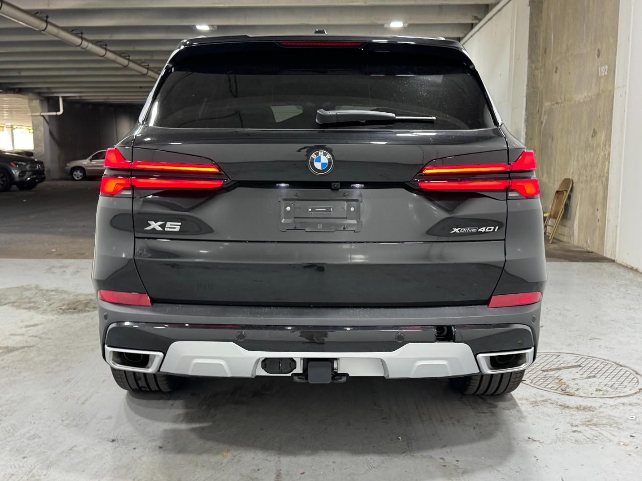 BMW X5 Vehicle Full-screen Gallery Image 9