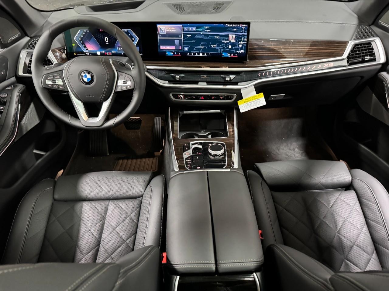 BMW X5 Vehicle Full-screen Gallery Image 13