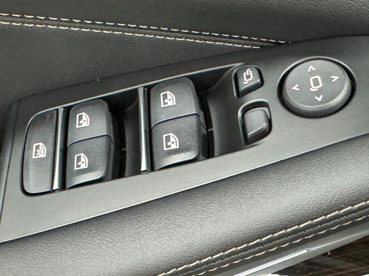 BMW X5 Vehicle Full-screen Gallery Image 27