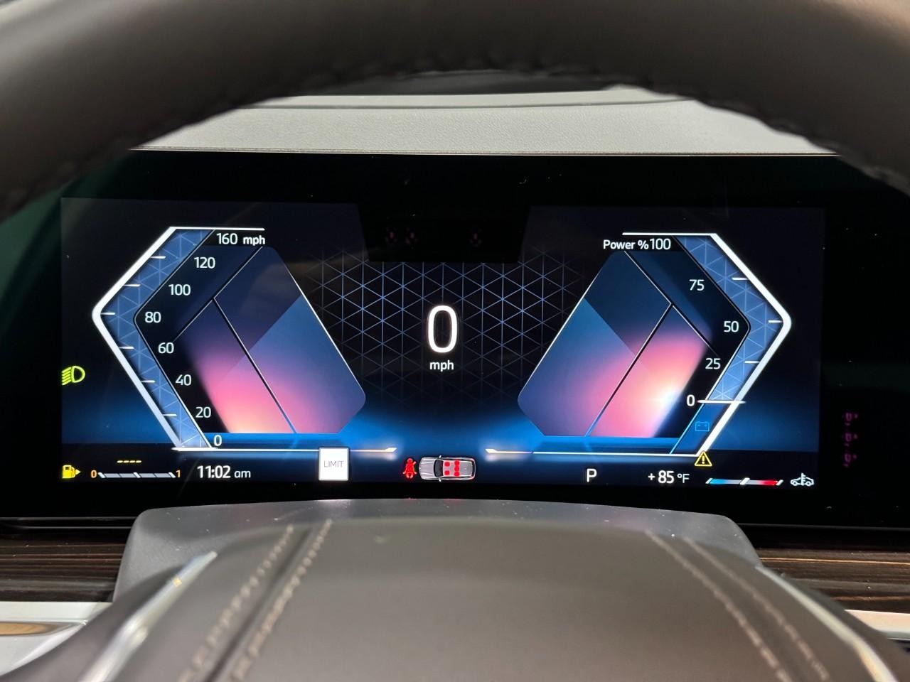 BMW X5 Vehicle Full-screen Gallery Image 35