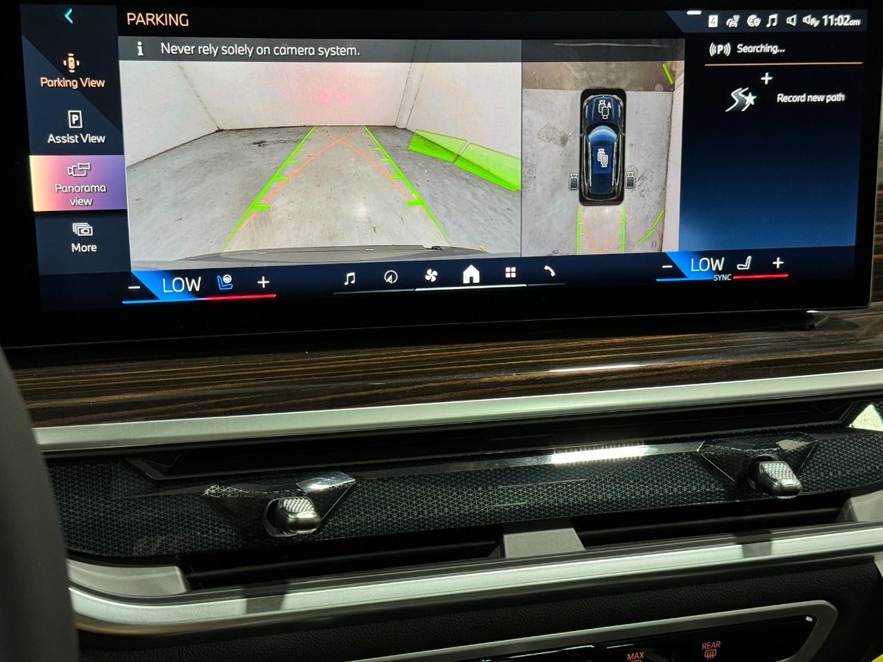 BMW X5 Vehicle Full-screen Gallery Image 36