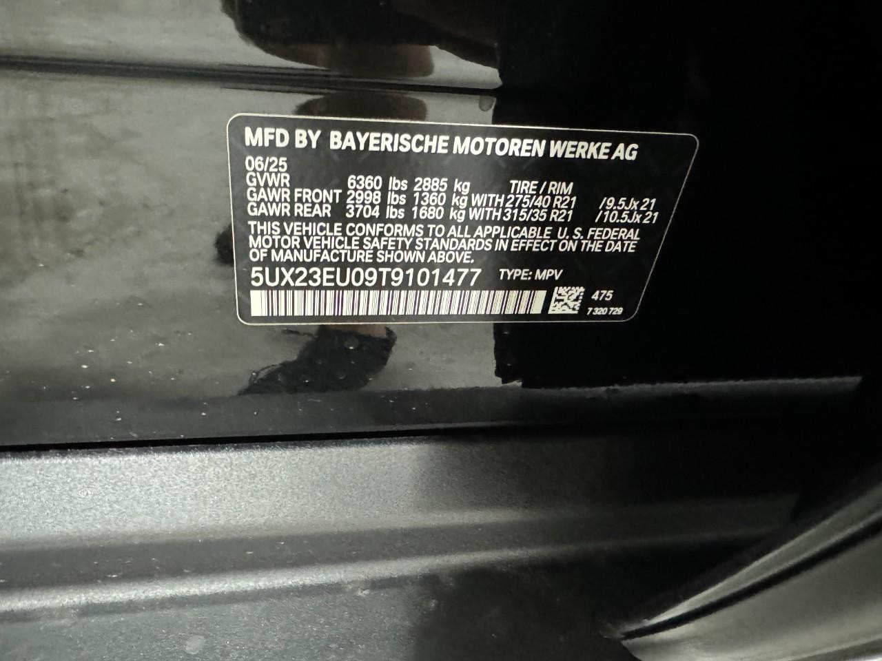 BMW X5 Vehicle Full-screen Gallery Image 37