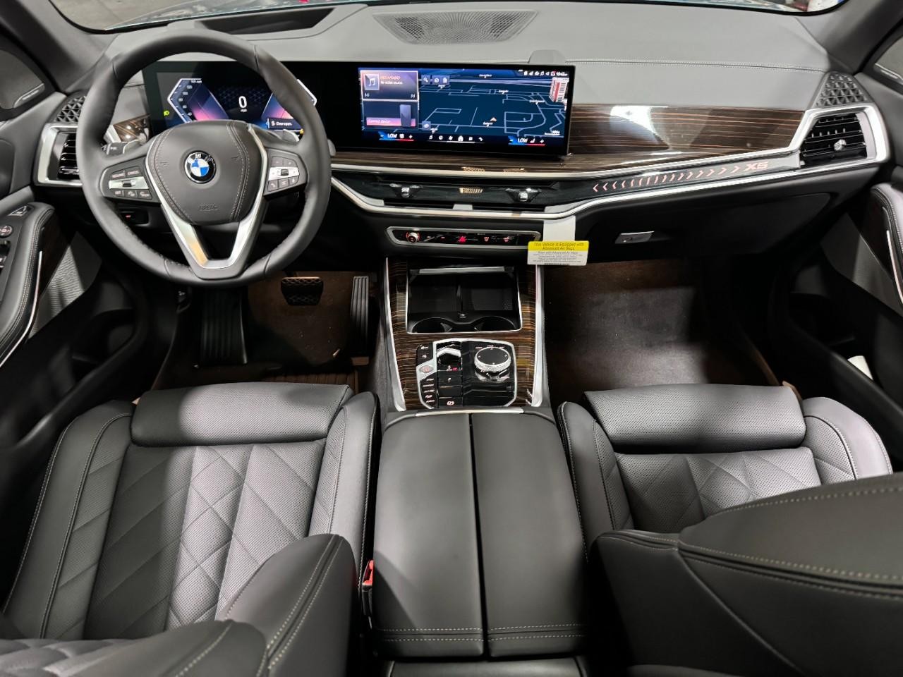 BMW X5 Vehicle Full-screen Gallery Image 13