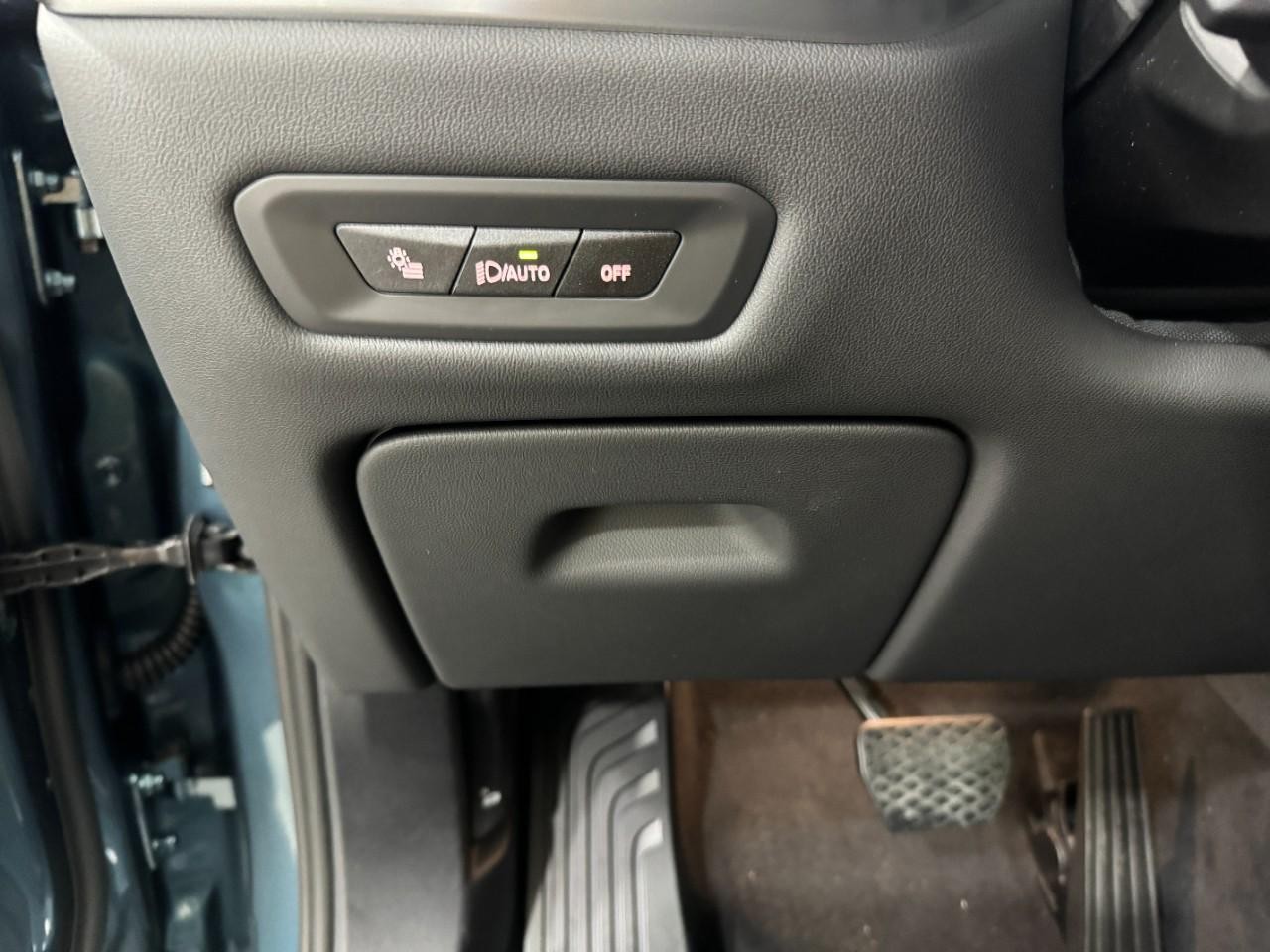 BMW X5 Vehicle Full-screen Gallery Image 31