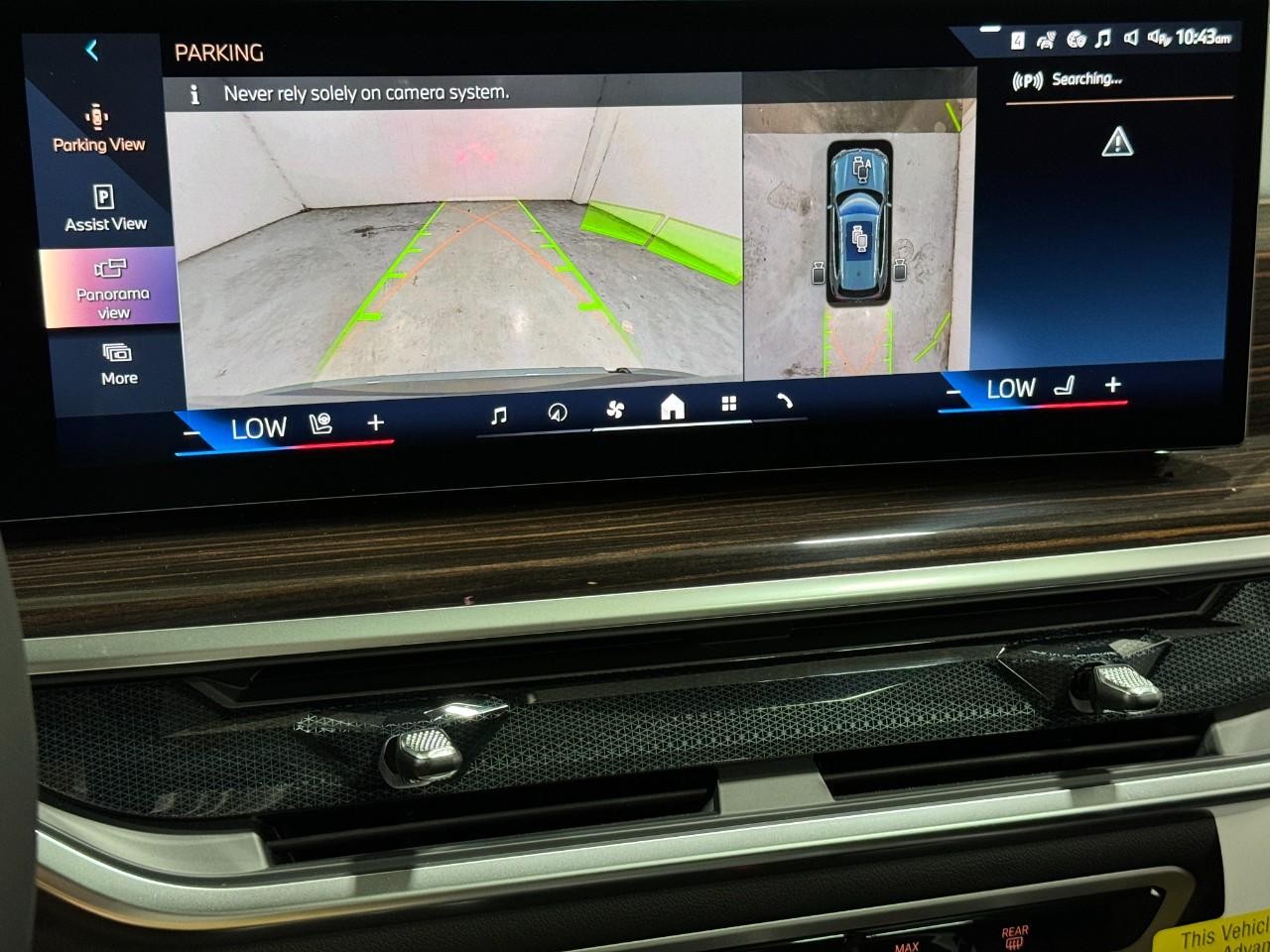 BMW X5 Vehicle Full-screen Gallery Image 35