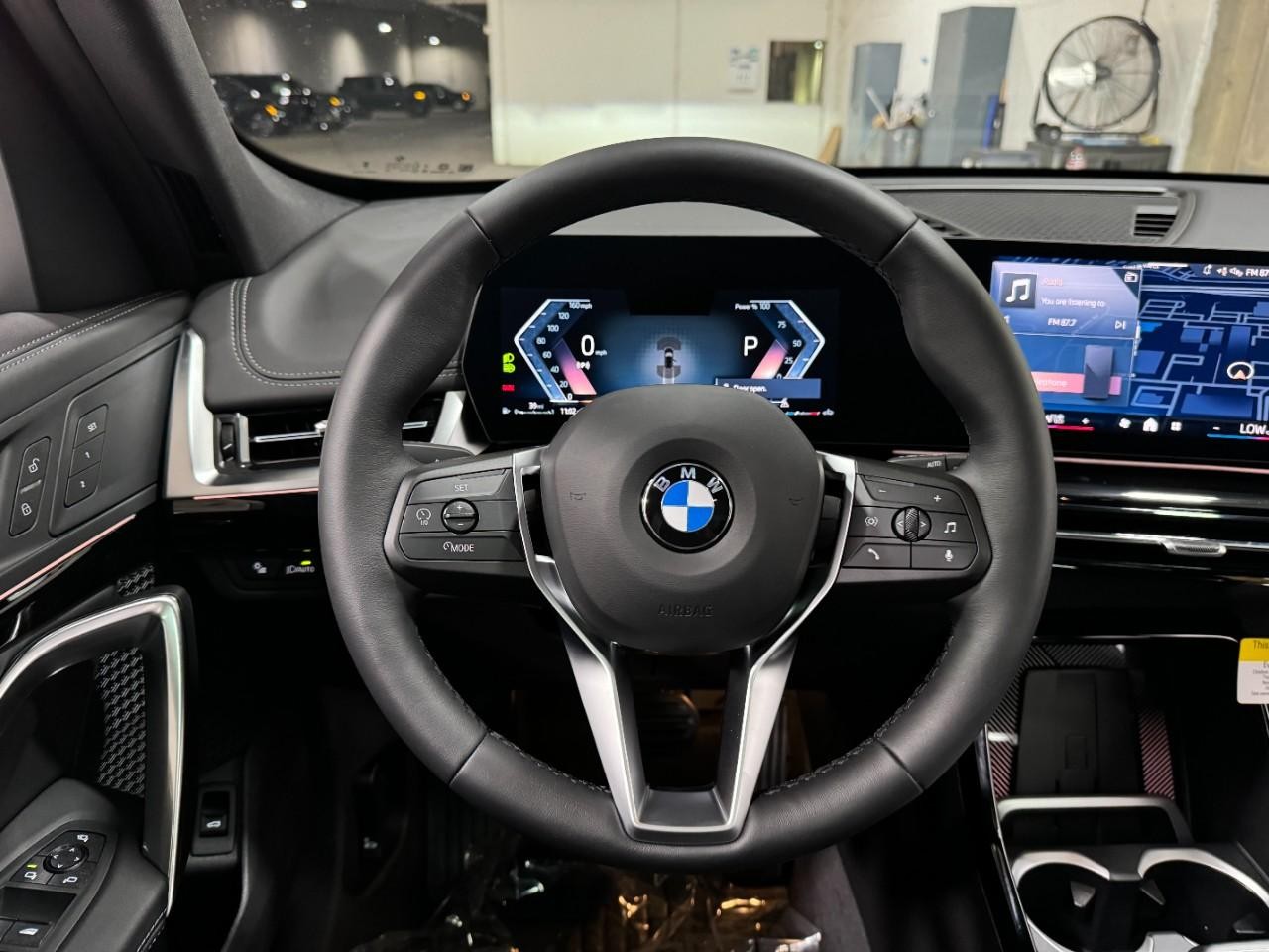 BMW X1 Vehicle Full-screen Gallery Image 13