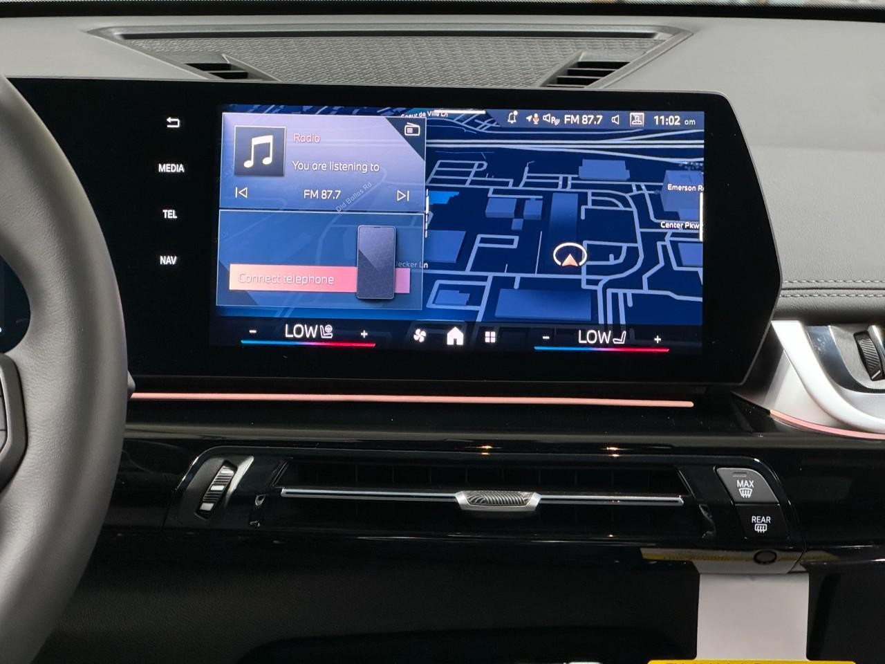 BMW X1 Vehicle Full-screen Gallery Image 14