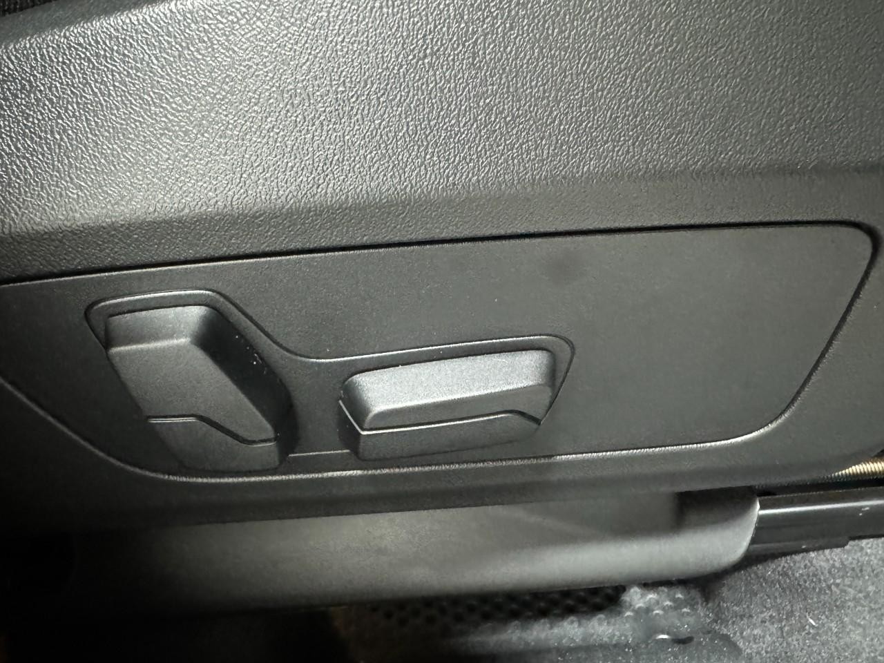 BMW X1 Vehicle Full-screen Gallery Image 19