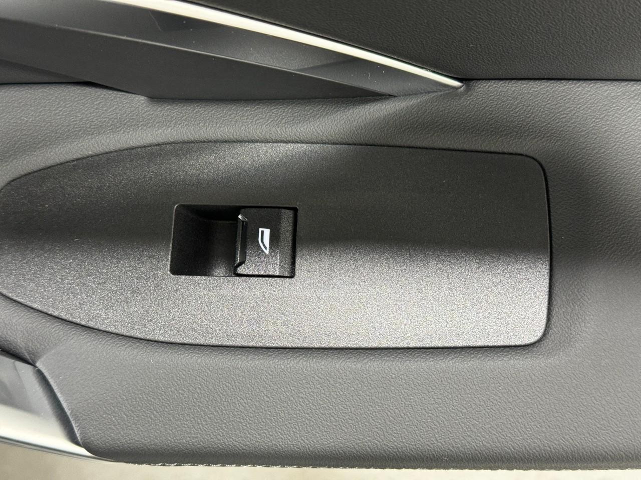 BMW X1 Vehicle Full-screen Gallery Image 21