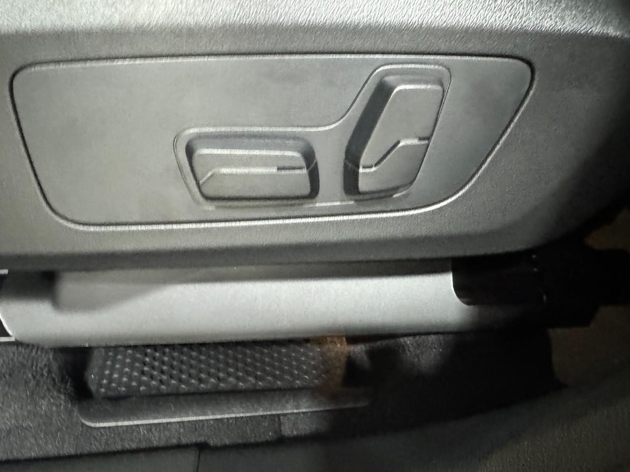 BMW X1 Vehicle Full-screen Gallery Image 27