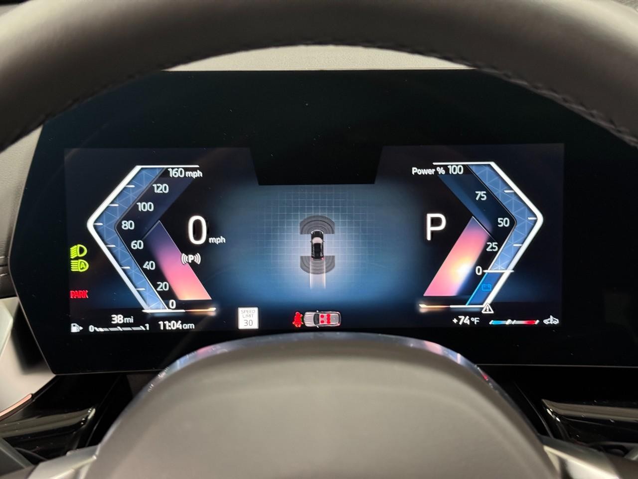 BMW X1 Vehicle Full-screen Gallery Image 31