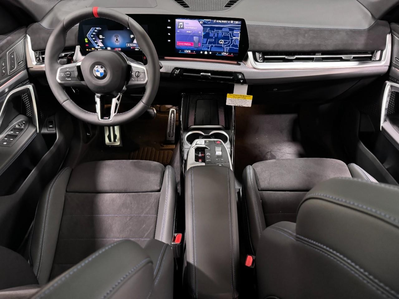 BMW X1 Vehicle Full-screen Gallery Image 12