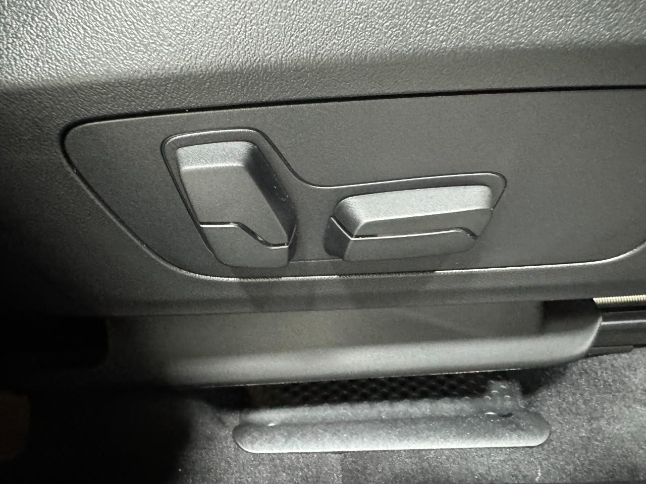 BMW X1 Vehicle Full-screen Gallery Image 19