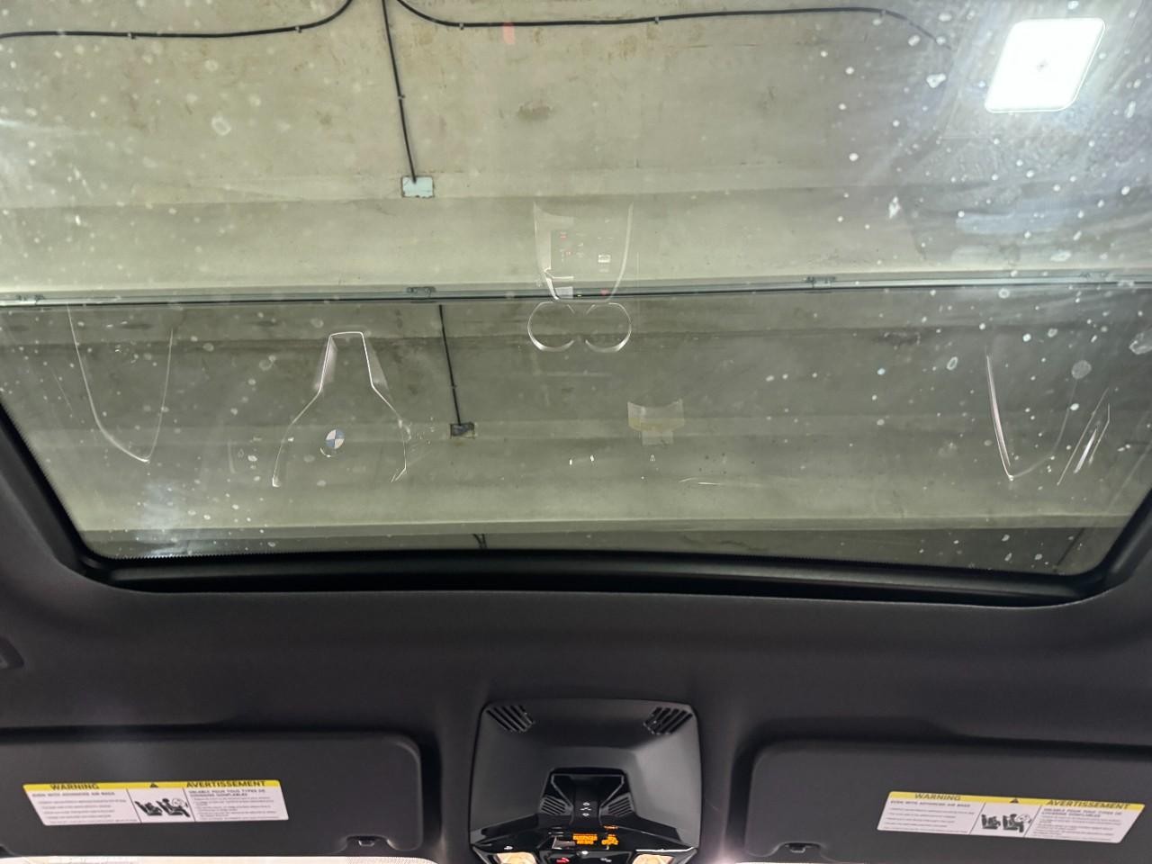 BMW X1 Vehicle Full-screen Gallery Image 11